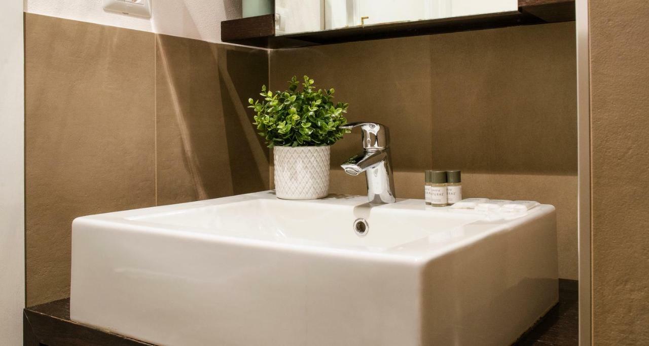 Flowers Apartment Joivy 25 Комо Екстер'єр фото