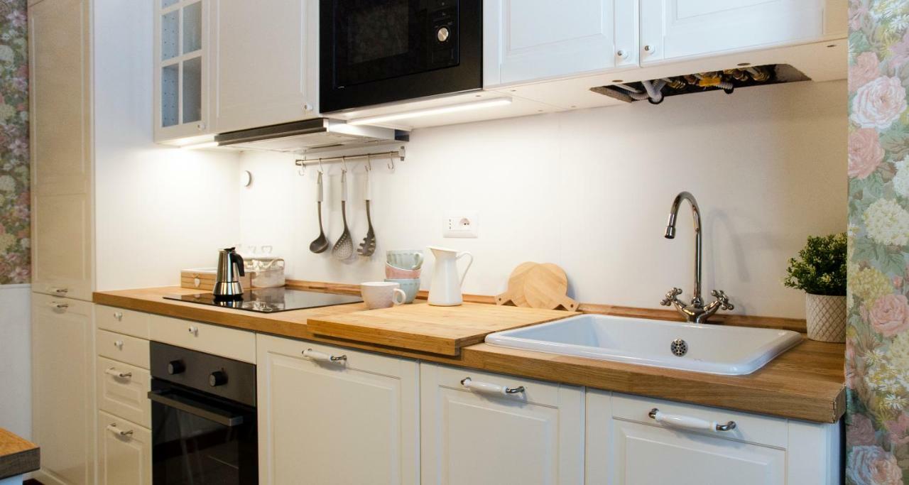 Flowers Apartment Joivy 25 Комо Екстер'єр фото