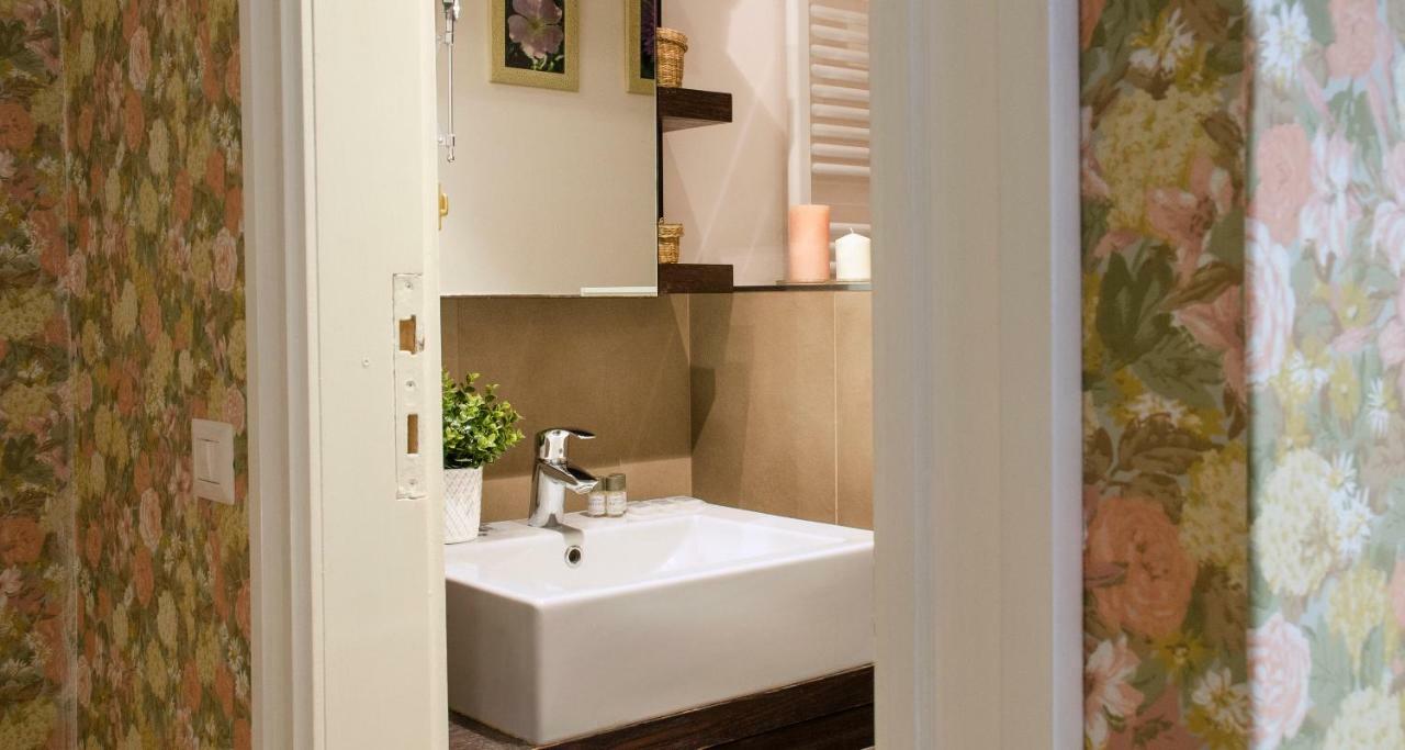Flowers Apartment Joivy 25 Комо Екстер'єр фото